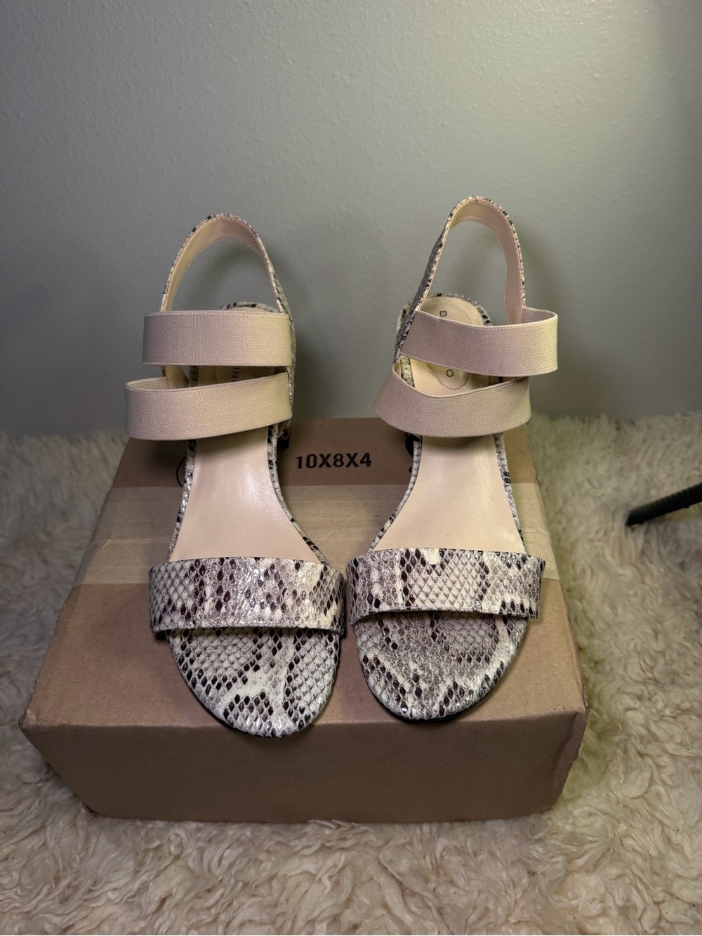 BANDOLINO Women's Snake-Print l Strap Sandals in Beige